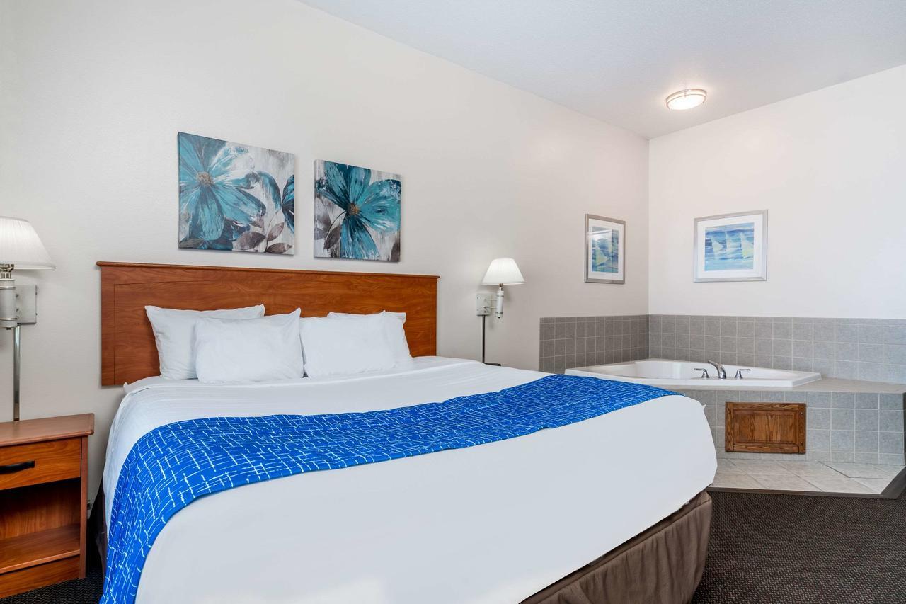 Travelodge & Suites By Wyndham Fargo/Moorhead Exteriör bild