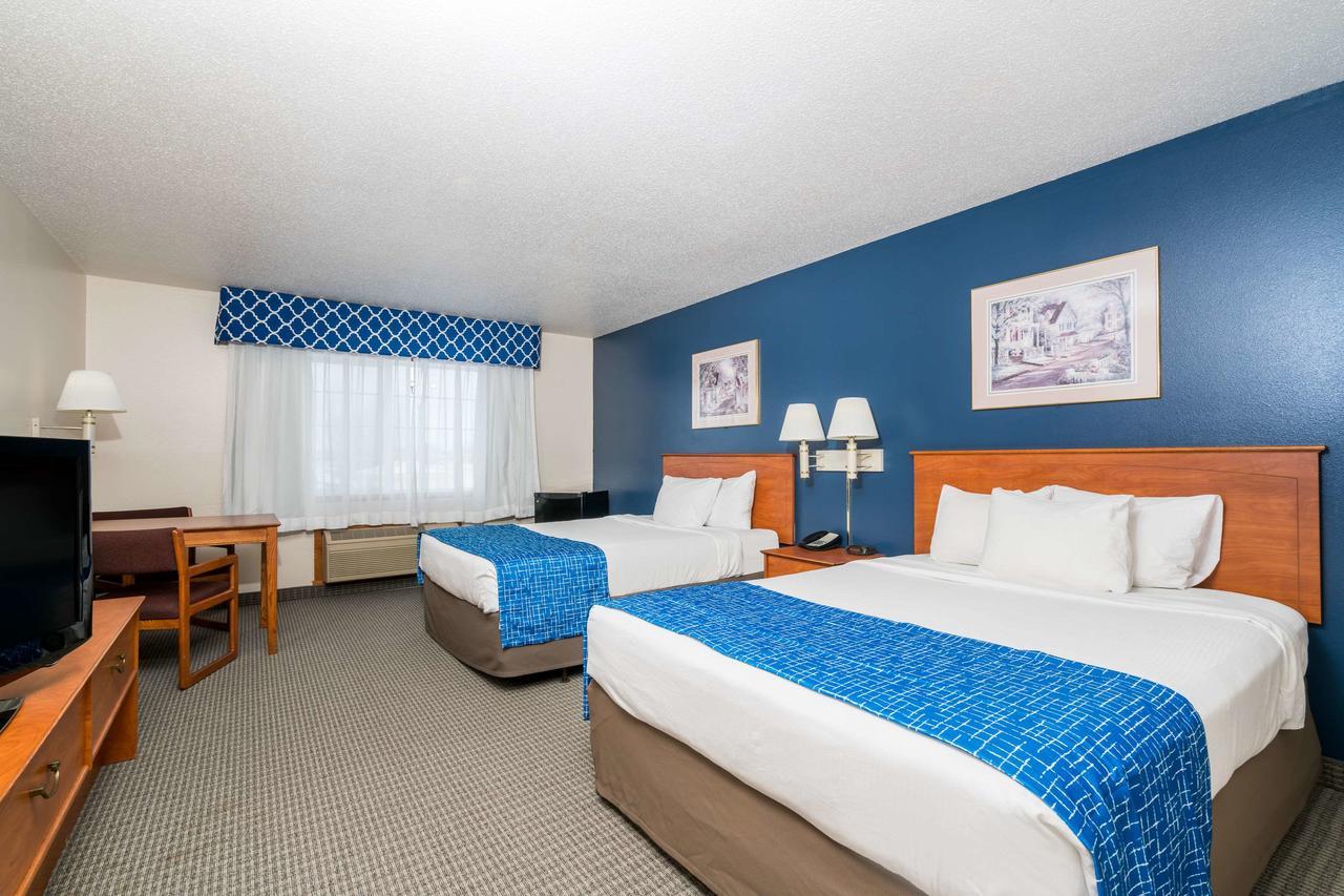 Travelodge & Suites By Wyndham Fargo/Moorhead Exteriör bild