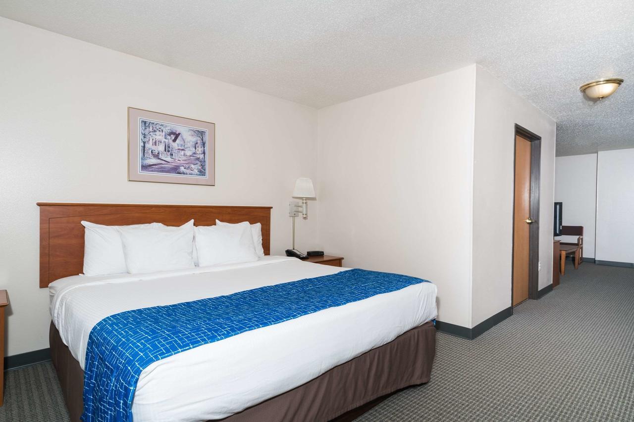 Travelodge & Suites By Wyndham Fargo/Moorhead Exteriör bild
